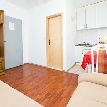 阿尔卡公寓 * 察夫塔特