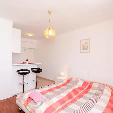 阿尔卡公寓 * 察夫塔特