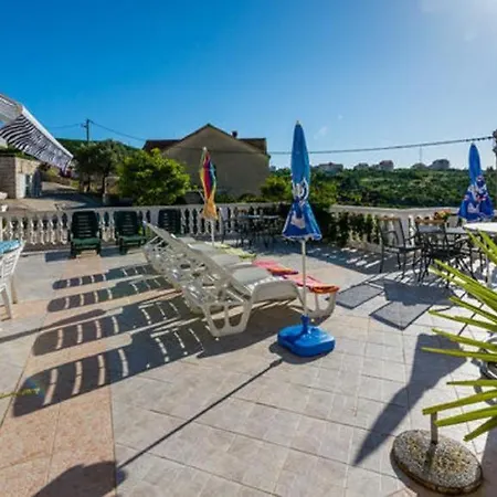 阿尔卡公寓 * 察夫塔特